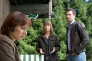(v.li.): Eva Löbau (Sissi Reiser), Kristina Sprenger (Karin Kofler), Jakob Seeböck (Lukas Roither).