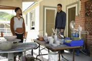 Nick Torres (Wilmer Valderrama, r.) trifft Royce Layton (Johnny Ray Gill, l.) wieder. Hat dieser etwas mit dem Mordfall zu tun?