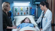 V.l.: Ruth (Jobeth Williams), Quinn Darby (Sophie Giannamore) und Dr. Audrey Lim (Christina Chang)