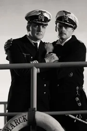 "Sketch History" präsentiert das "War Boat": Holger Stockhaus als Admiralstabsoffizier Rüdiger Hansen und Max Giermann als Flottenchef Norbert Poschke.