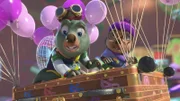Moley und Dotty haben eine abenteuerliche Idee, wie sie den klobigen Wandschrank von Moleys Mutter bequem durch Maulwurfhausen transportieren können.