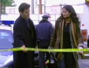 Jordan (Jill Hennessy) eilt zum Tatort: Ein Polizist ist erschossen worden.