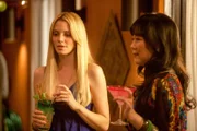 "Drop Dead Diva", "Falsche Zeit, falscher Ort." Deb war 24 Jahre alt, als sie verstarb, und nun erfährt sie, dass ihr neues Selbst Jane heute den 32. Geburtstag feiert.