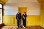Martin Rohr und Annette Landbau mögen es bunt. Ihre neue Wohnung soll zum Dschungel werden.