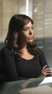 Kate Price (Lindsay Price) wird verdächtigt, aus Rache einen Mord an einem Serien-Vergewaltiger begangen zu haben.