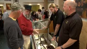 Corey Harrison (2 v. re), Rick Harrison (r)