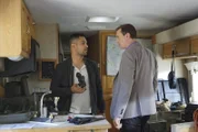 Keine leichte Aufgabe: Torres (Wilmer Valderrama, l.) und McGee (Sean Murray, r.) setzen alles daran, den verschwundenen Navy SEAL in Paraguay wieder zu finden ...