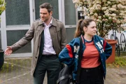 Weil sie sich beweisen möchte, begeht die junge Kommissarin Amira Mahdi (Aylin Ravanyar) einen Fehler und bringt ihren Kollegen Jonas Fischer (Lukas Piloty) gegen sich auf.
