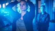 Semir (Erdogan Atalay) kommt zu Vicky (Pia Stutzenstein), die von Marias Tod erschüttert ist.