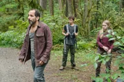 Pictured (l-r): Proxy Alan Snyder (Peter Jacobson), Charlie Bowman (Jacob Buster), Gracie Bowman (Isabella Crovetti-Cramp)