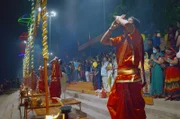 Die unmittelbarste Verkörperung der Kraft der Natur im Hinduismus ist der Ganges, Indiens heiligster Fluss. Die Flussgöttin Ganga wird vor allem in der Stadt Varanasi verehrt.