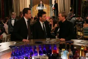 Frauenversteher Barney (Neil Patrick Harris, r.) hat wie immer einen Rat für seine Freunde Ted (Josh Radnor, M.) und Marshall (Jason Segel, r.) bereit ...
