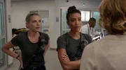 Sylvie Brett (Kara Killmer l.) und Emily Foster (Annie Ilonzeh)