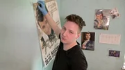 Für Jonas wiederum geht mit der Räumung der Wohnung seiner Mutter unweigerlich eine Ära zu Ende: seine Zeit in den Benz-Baracken.