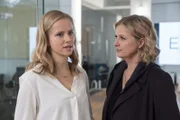 Vera Lanz (Katharina Böhm, r.) befragt wiederholt Anna Kreutzer (Susanne Bormann, l.). Etwas kann an ihrer Geschichte nicht stimmen.