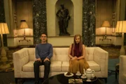Aaron Peel (Henry Lloyd-Hughes, l.); Villanelle (Jodie Comer, r.)