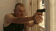 Reuven Peretz (Danny Steg)