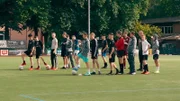 Allein unter Jungs: Torhüterin Liv im Fußballverein BV Rentfort.