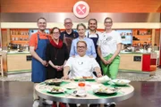 Von links: Martin Schwendner, Angela Schuett, Rolf H?eßler, Juror Mario Kotaska, Moderatorin Cornelia Poletto, Lukas Ritzka-Cole und Stefanie Neßlinger.
