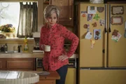 Annie Potts (Constance 'Meemaw' Tucker).