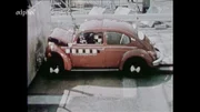 1969 - die Entwicklung einer Knautschzone, die Stöße abfedert, stand bei Auto-Entwicklern weit oben auf der Prioritätenliste.