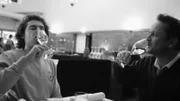 Von links: Jonas verbringt einen Abend mit Tausendsassa Rafael Horzon: Wer groß denkt ... bekommt zumindest ein Glas Champagner.