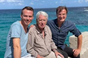 SWR Fernsehen ELSTNERS REISEN: DIE RETTER DER MEERESTIERE, Tierfilmer Christian Ehrlich, Frank Elstner und Prof. Matthias Reinschmidt.