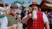 O´zapt is: Markus Tremmel (links) und sein Bierkutscher beim Herbstfest in Rosenheim.