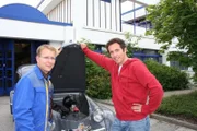 Willi beim TÜV mit Philip Puls.