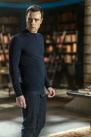 Harry Greenwood (Rupert Evans)