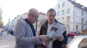 Orientierung mit einem Stadtplan und einem freundlichen Passanten war in der vordigitalen Zeit das Maß aller Dinge in einer fremden Stadt. GPS-Navigationssysteme haben beide verdrängt.