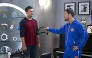 Will Cooper (Taran Killam, l.); Lance Bass