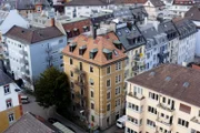 Dieses Haus, Baujahr 1906, im Zürcher Stadtteil Wiedikon gehörte einst Annette Landaus Urgrossmutter. Es soll saniert werden.