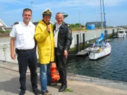 Willi Weitzel schaut der Wasserschutzpolizei von Helgoland bei ihrer Arbeit über die Schulter.