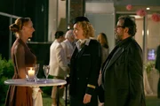 Die Party ist im vollen Gange. Bella (Andrea Sawatzki), Ines (Juliane Koehler), und Olaf (Mathias Brenner) Bella Vita, 2010. Die Party ist im vollen Gange. Bella (Andrea Sawatzki), Ines (Juliane Koehler), und Olaf (Mathias Brenner) Bella Vita, 2010.