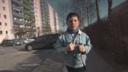 Kalle 2011: Mit zehn Jahren nach der Schule allein im Kiez unterwegs.