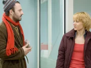 Niels van Gusten (Robert Schupp) und Lisa Böttger (Jennipher Antoni) finden beieinander Trost. Lisa, wegen ihrer enttäuschten Liebe zu Erik und Niels steht wegen seines diabetischen Fußes eine Unterschenkelamputation bevor.