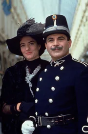 Poirot (David Suchet) und Virginie Mesnard (Anna Chancellor)