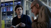 Liam (Charlie Rowe, l.); Darius (Santiago Cabrera, r.)