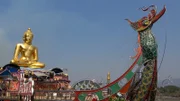 Unterwegs im Goldenen Dreieck: In Chiang Saen treffen sich die Ländergrenzen von Thailand, Myanmar und Laos inmitten des Mekong-Flusses.