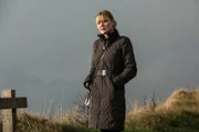 Gedenken zum Todestag: Mandy (Christine Bottomley) am Unglücksort.
