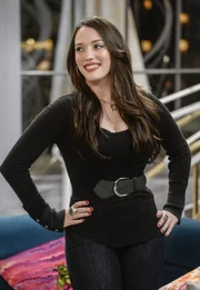 Ahnt noch nicht, dass die Studiochefs sie in Carolines Film nicht berücksichtigen wollen: Max (Kat Dennings) ...