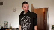 Maik beschließt, dass er nicht mit in dem Heim leben möchte. Wird Jasmin es schaffen, dort ohne ihn zurechtzukommen?