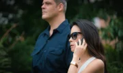Joan (Lucy Liu) hält sich zwar im Hintergrund, hat aber alle Fäden in der Hand und kann so Holmes nicht nur dazu bewegen einen Schritt auf seinen ehemaligen Sponsor Alfredo zuzugehen, sondern auch den Fall eines ermordeten Archäologen aufklären ...