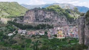 Ulassai liegt im Herzen der Ogliastra. Wer Klettersport und Natur liebt, der kommt hierher.