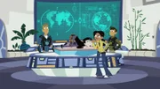 Ed van Tech (2.v.li.) wird von einer Gila-Krustenechse gebissen. Kann das Wild Team (v.li.: Chris, Stella und Martin) ihm helfen?
