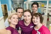 Ein erstes Selfie von den Dreharbeiten zur neuen ZDF Medical "Bettys Diagnose" (AT) mit Theresa Underberg als Schwester Lizzy, Eric Klotzsch als Dr. Lewandowski (Arzt in Ausbildung), Bettina Lamprecht als Schwester Betty, Maximilian Grill als Dr. Behring und Carolin Walter als Pflegeschülerin Talula.