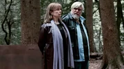 Koops (Aljoscha Stadelmann, re.) und die ehemalige Stasi-Agentin Inka Sassner (Lina Wendel) schmieden gemeinsam einen Plan.