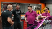 Paul Teutul, Sr. (l.) Andy Chang (2.v.r.), Trevor Teo (r.)