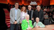 Foto, v.l.n.r.: Bastian Pastewka, Laura Brümmer, Olli Dittrich, Hugo Egon Balder vorne: Hella von Sinnen, Wigald Boning